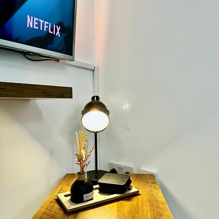 Rnm - Business Professional & Top Choice, Private Access & Entire Place, Kitchen & Washroom With Amenities, Smart Tv, Easy Access, Fast Wifi, Parking Nearby, Great Transport Links Halesowen Ngoại thất bức ảnh