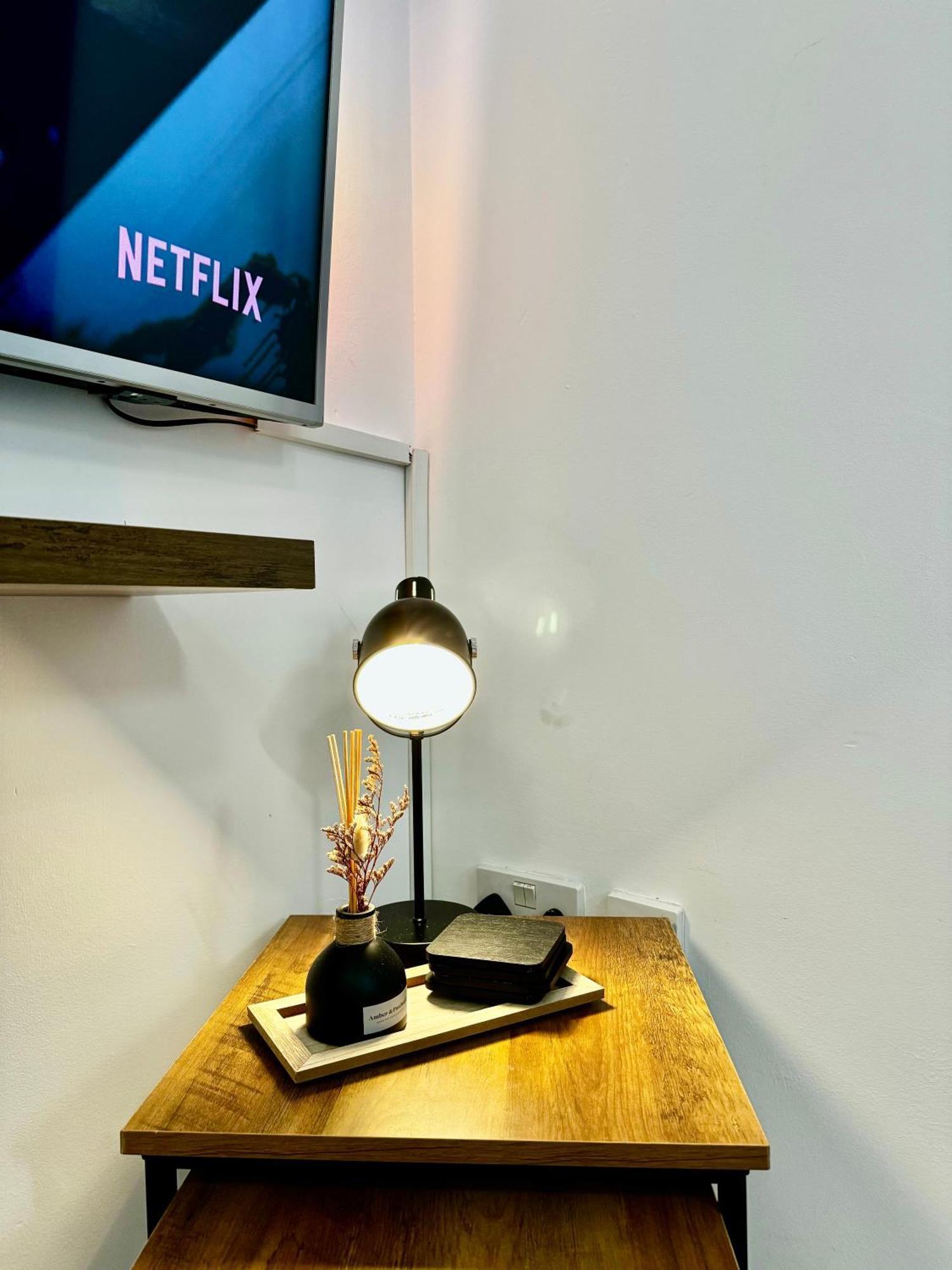 Rnm - Business Professional & Top Choice, Private Access & Entire Place, Kitchen & Washroom With Amenities, Smart Tv, Easy Access, Fast Wifi, Parking Nearby, Great Transport Links Halesowen Ngoại thất bức ảnh